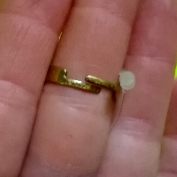 Goldtone Egyptian ankh huge adjustable Ring size adjustable - Picture 3 of 4